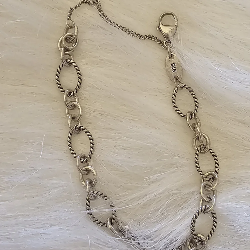 James Avery Oval Twist Charm Bracelet Medium - Picture 3 of 7